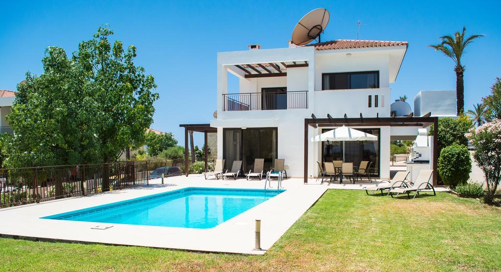 Villa Hera Agios Theodoros Rum bild